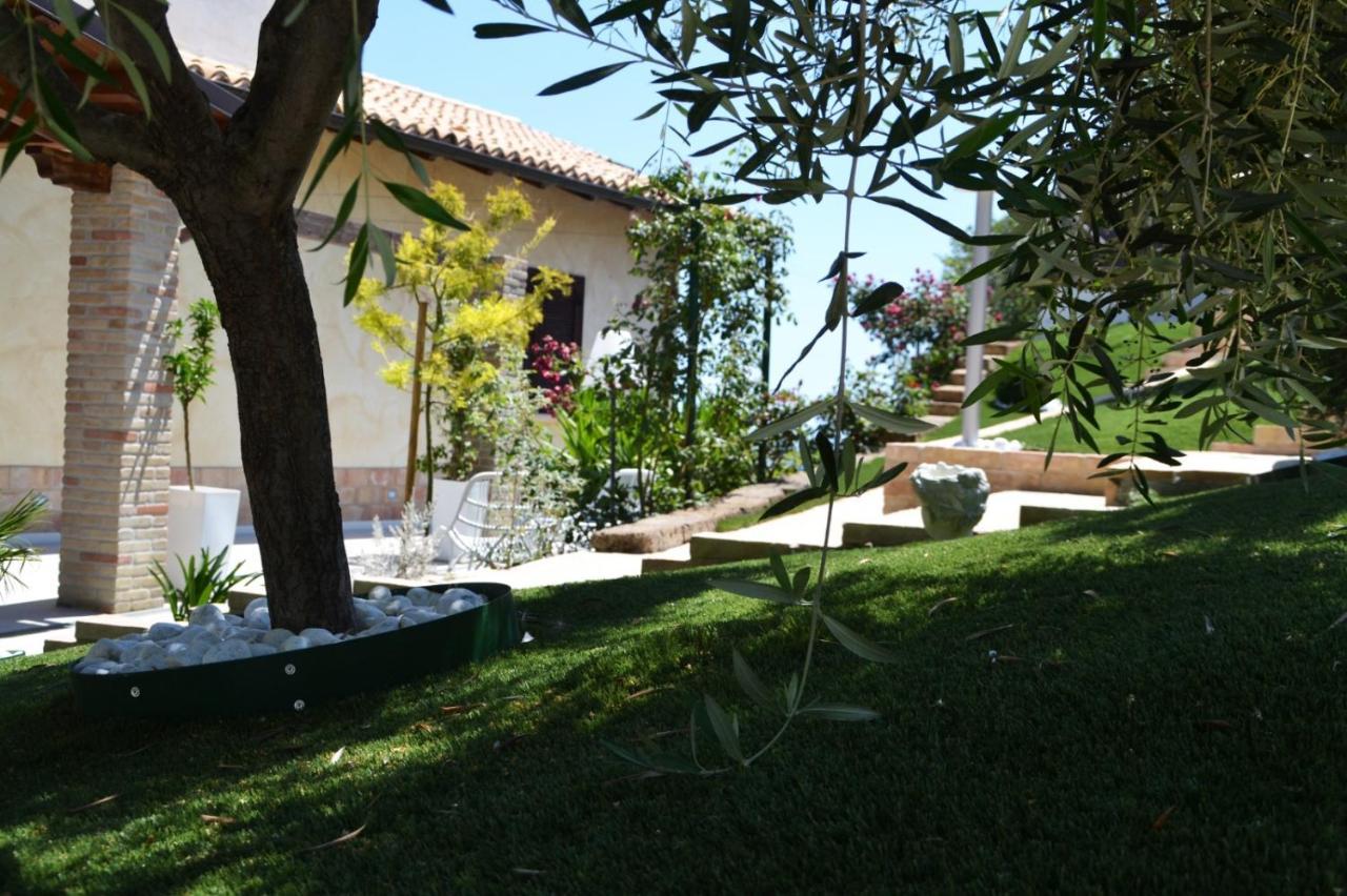 B&B & Spa Novantadieci Club (Adults Only) Atri Buitenkant foto