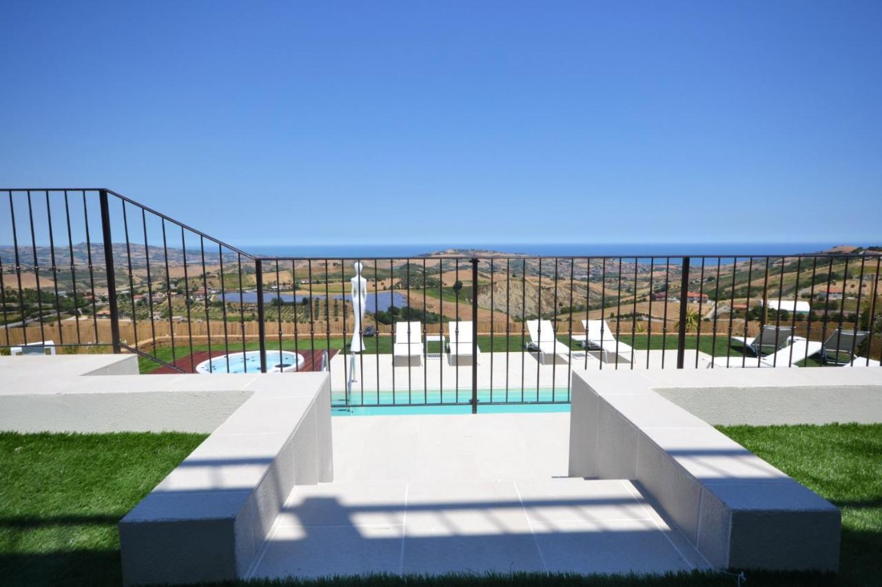 B&B & Spa Novantadieci Club (Adults Only) Atri Buitenkant foto