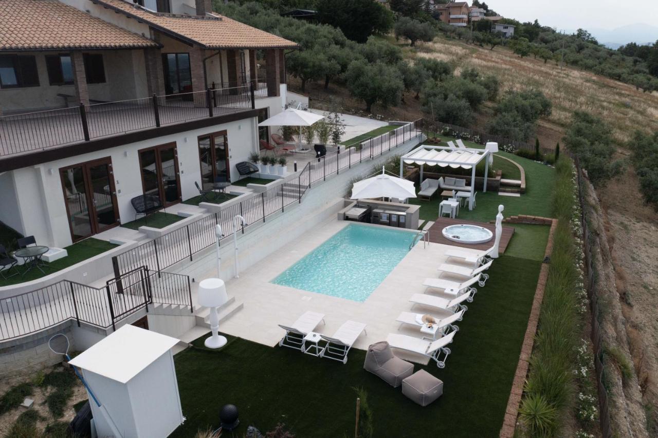 B&B & Spa Novantadieci Club (Adults Only) Atri Buitenkant foto