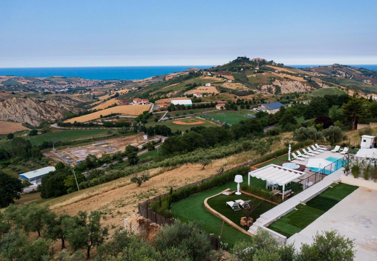 B&B & Spa Novantadieci Club (Adults Only) Atri Buitenkant foto