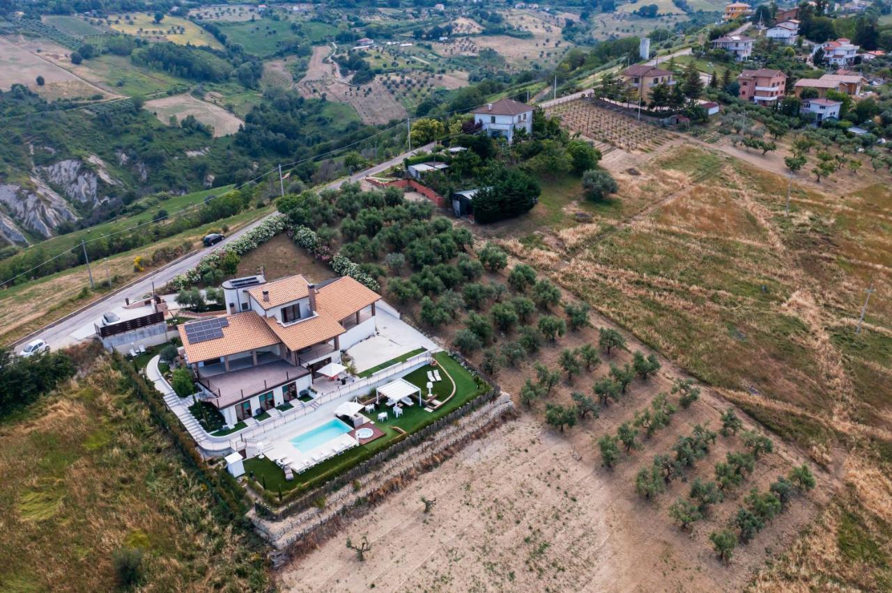B&B & Spa Novantadieci Club (Adults Only) Atri Buitenkant foto
