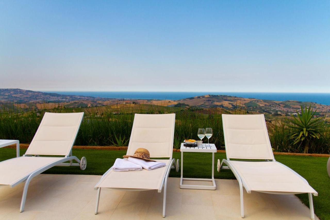 B&B & Spa Novantadieci Club (Adults Only) Atri Buitenkant foto