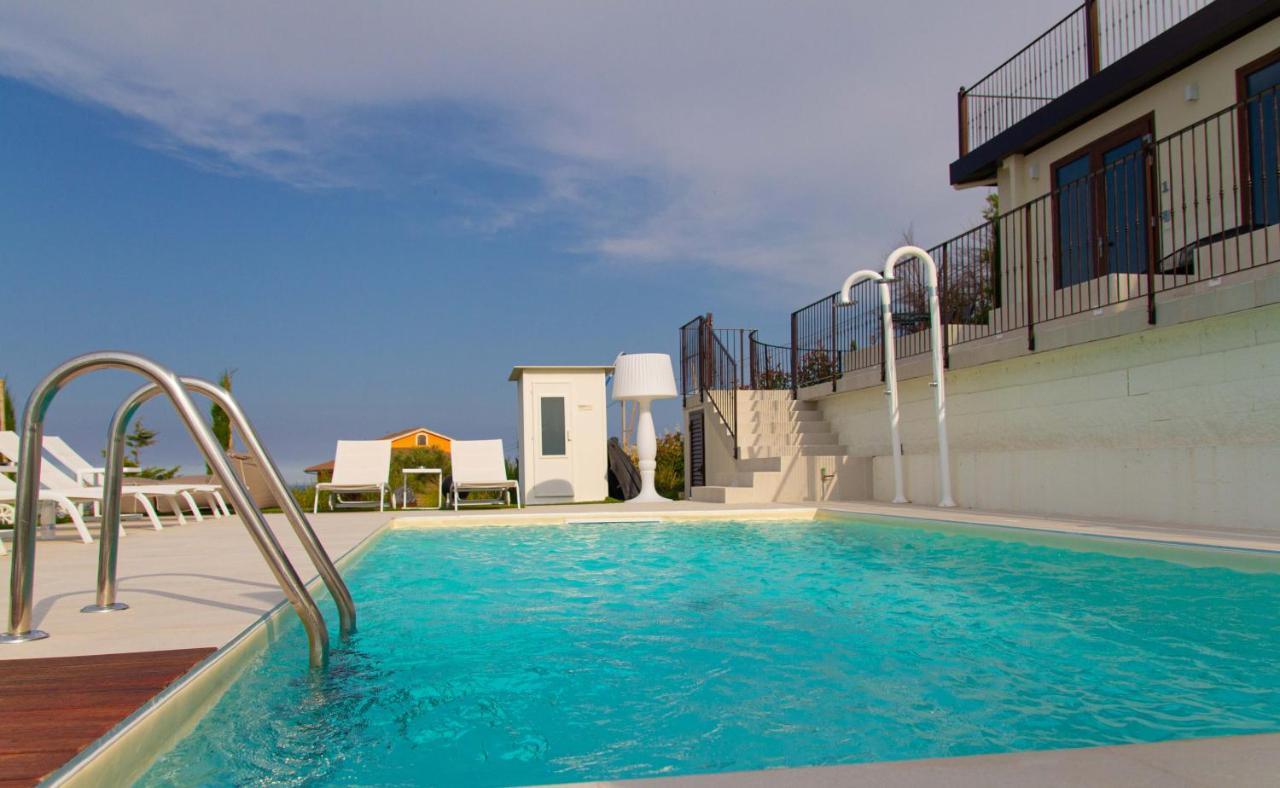 B&B & Spa Novantadieci Club (Adults Only) Atri Buitenkant foto