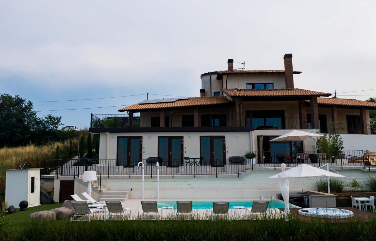 B&B & Spa Novantadieci Club (Adults Only) Atri Buitenkant foto
